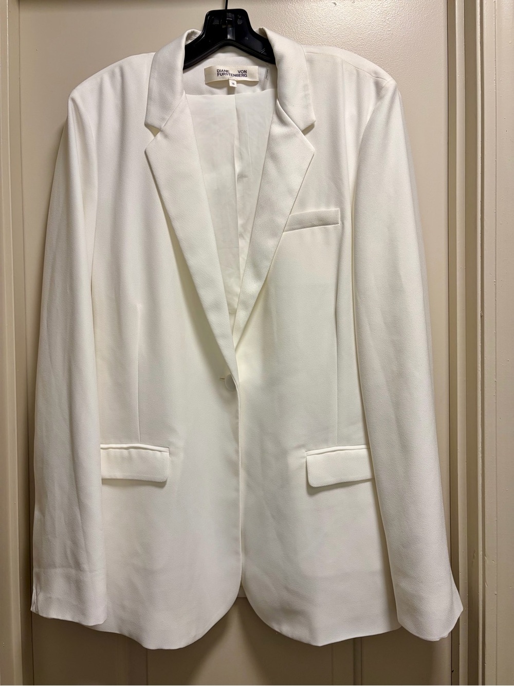 Diane Von Furstenberg White Crepe Button Blazer Women’s Size 16 Pockets